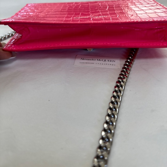 ALEXANDER MCQUEEN Skull Mini Embellished Neon Croc-Effect Leather Shoulder Bag - Picture 7 of 13